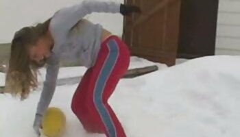 Loira Desportiva Jogging vídeo pornô novinha bem novinha para Dick