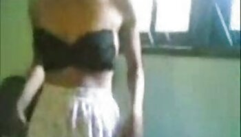 Esta MILF gostosa brinca com vídeo pornô mulher transando bem gostoso seu corpo gostoso