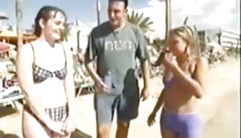 Três lésbicas travessas velhas e jovens vídeo de pornô bem safado se divertindo