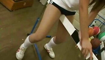 A pequena e jovem princesa Lana Alena adora montar seu namorado no pau grande vídeo de pornô de mulher bem gostosa depois da escola