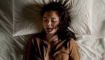 VR BANGERS A vídeo de pornô muito gostoso namorada adolescente magra pegou você assistindo pornografia e ficando brava