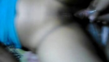 Morena selvagem fica videos de sexo oral bem gostoso com a buceta fodida por seu vizinho de olhos vendados