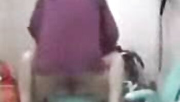 Jovem gata árabe batendo com um pau grande filme pornô bem gostoso