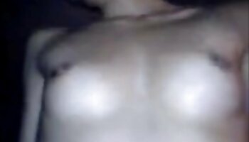 Morena vídeo pornô da mulher bem gostosa magra chupa e fode um pau