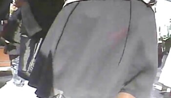 Tatuado TS Nicolly Pantoja vídeo de pornô bem safado chupa o pau de um careca e deixa-o babado