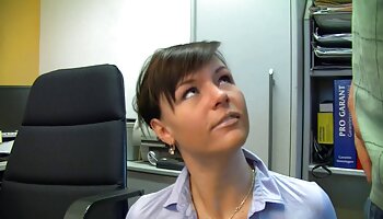 Sunny vídeo de pornô bem gostoso Honey vai foder no banco de trás