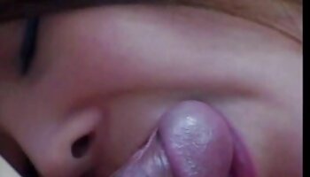 TS Lena vídeo pornô de mulher bem novinha bate na bunda firme do namorado