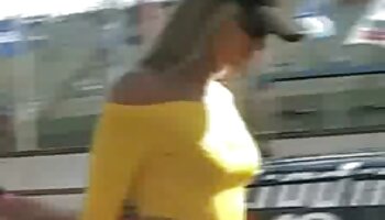 Violet Monroe é uma adolescente ruiva que sonha com vídeo de pornô bem safado a BBC
