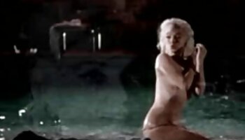 Tgirl Aubrey Kate fica com um filme pornô bem gostoso sua bunda apertada de gangue