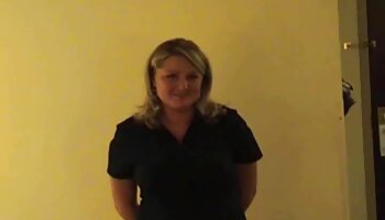Strap On vídeo pornô com novinha bem novinha Bissexual Fodendo