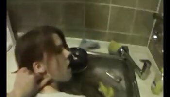 Adolescente submisso amarrado vídeo de pornô de mulher bem gostosa punido e espancado em bdsm