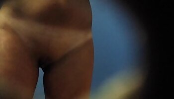 Esfregar de verão filme de pornô bem gostoso úmido