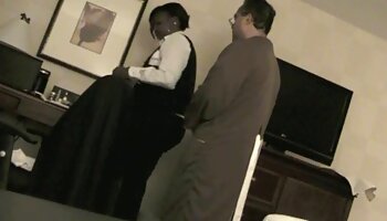 Wimp Ass Husband Spectates enquanto sua esposa Inga Devil é espancada vídeo pornô bem safado por um negro