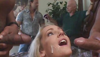 Não há nada que ela não vídeo de pornô de mulher bem novinha possa caber na boca